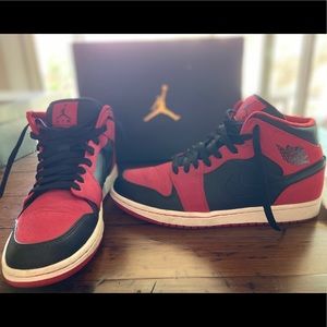 Air Jordan 1 Mid 2013